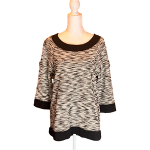 CHICO’S ZENERGY Black & White 3/4 Sleeve Top with Zip Up Back. Size 8/10